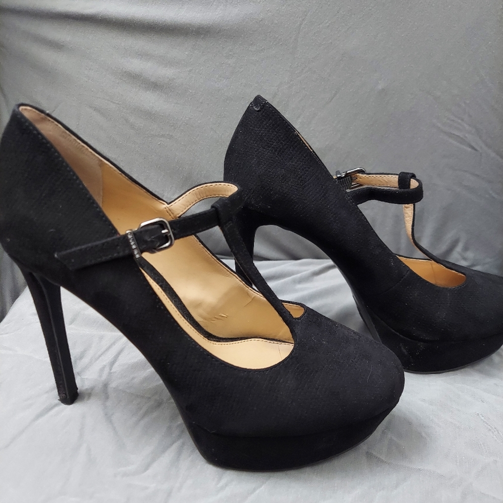 Gianni Bini T-Strap Platform Shoe Size 7.5 Black Suede